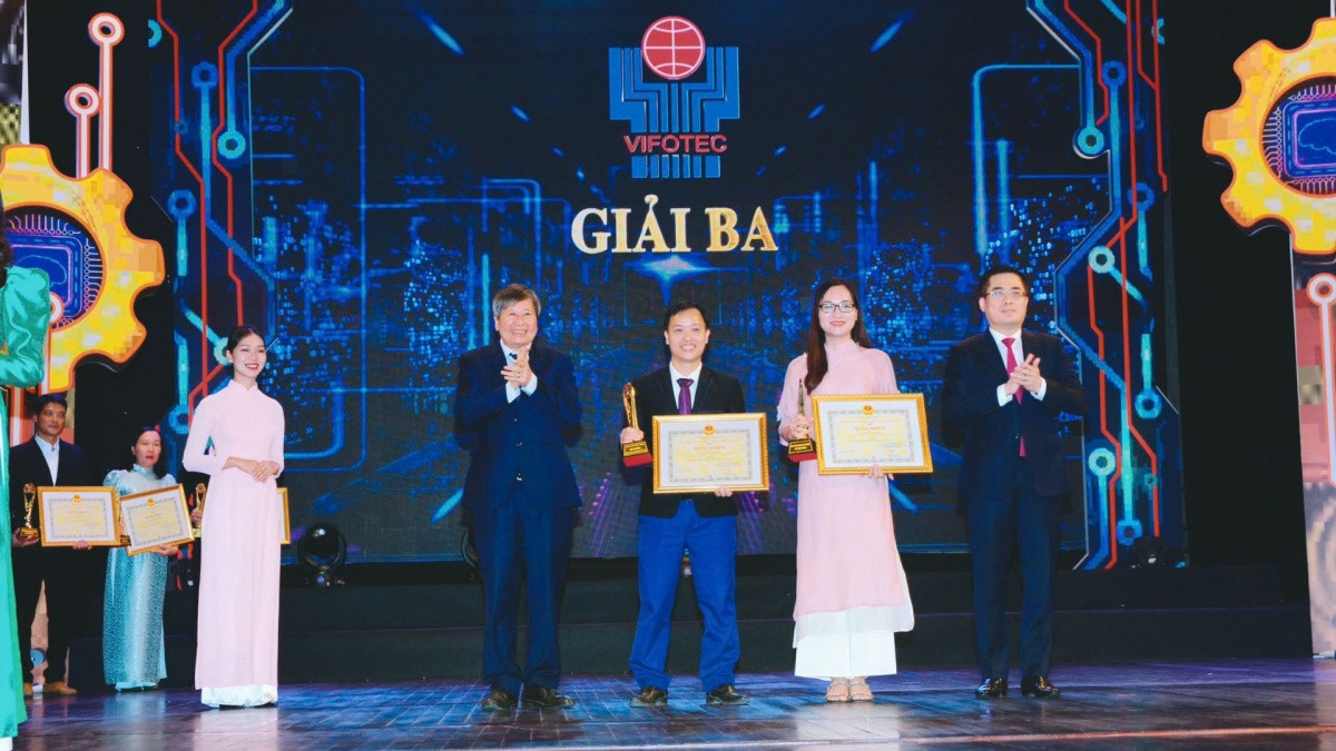 Tốt nghiệp Ngoại thương, cô gái 9X quyết tâm về quê khởi nghiệp 'hồi sinh' tinh hoa biển cả