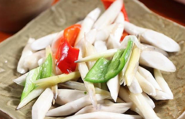 Thứ rau mọc dại có hình dáng lạ mắt, 'lớn nhanh như thổi', 10 ngày hái bán 1 lần: Vị ngon lạ miệng, giá lên tới 200.000 đồng/kg