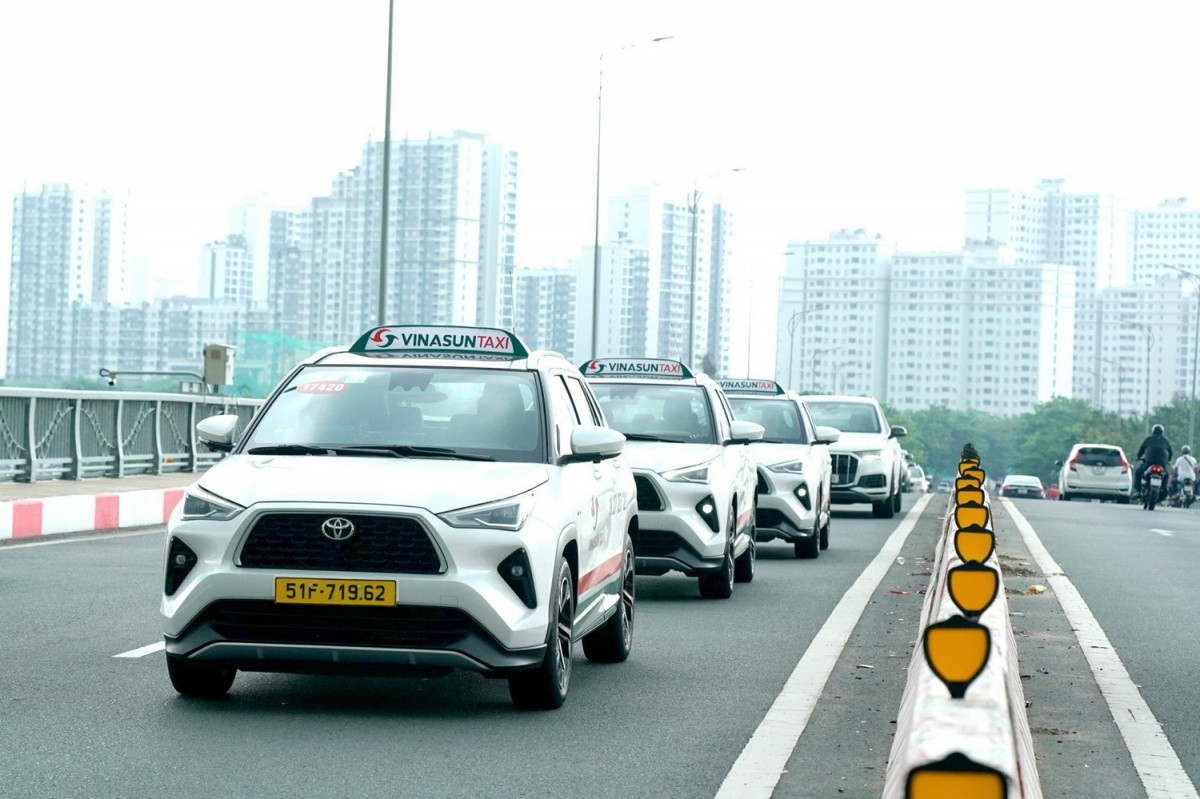 Phớt lờ xu thế xe điện, ông lớn taxi Vinasun (VNS) cược tất vào dòng hybrid để đổi lấy điều gì?