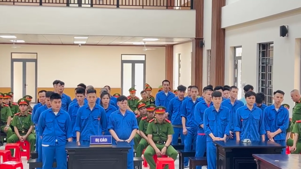 Tuyên án hàng trăm năm tù hơn 31 người - ảnh 1