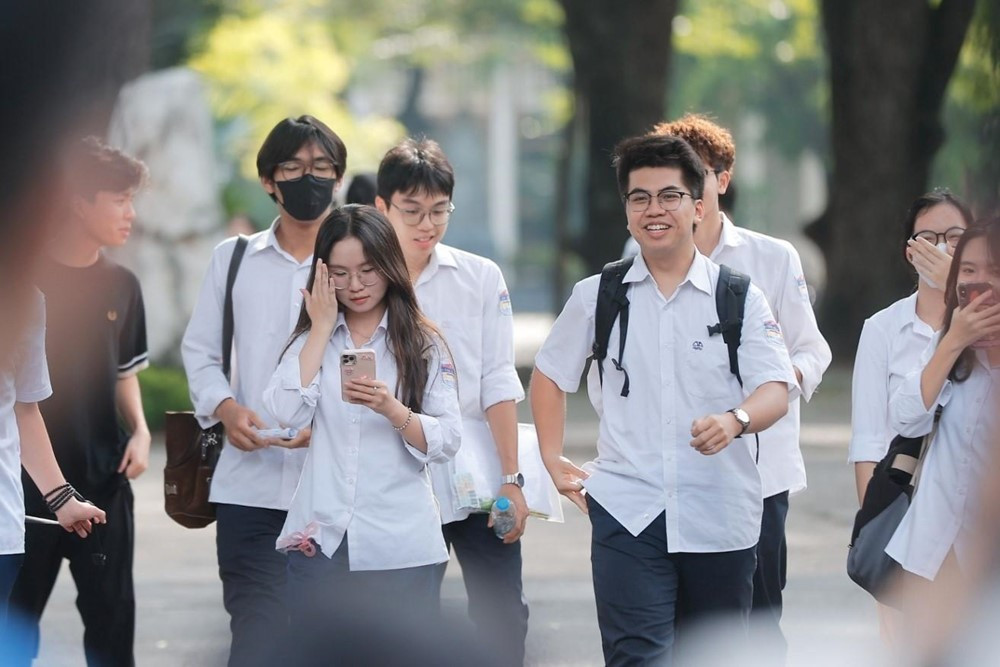 Tin quan trọng cho toàn bộ thí sinh vừa biết điểm thi THPT 2025 - ảnh 1