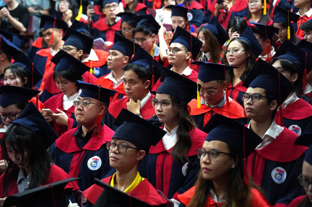 Trường đại học có tỷ lệ giảng viên là GS, PGS cao hàng đầu Việt Nam, phấn đấu trở thành nơi nghiên cứu tiên tiến của châu Á - ảnh 2