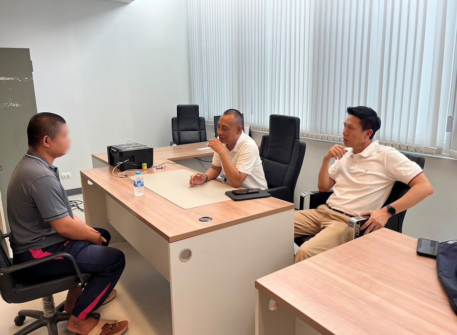 Khám xét nơi ở, bắt người phụ nữ có quan hệ với nhiều nhà sư, thu giữ 5 điện thoại chứa hơn 80.000 hình ảnh, video nhạy cảm - ảnh 2