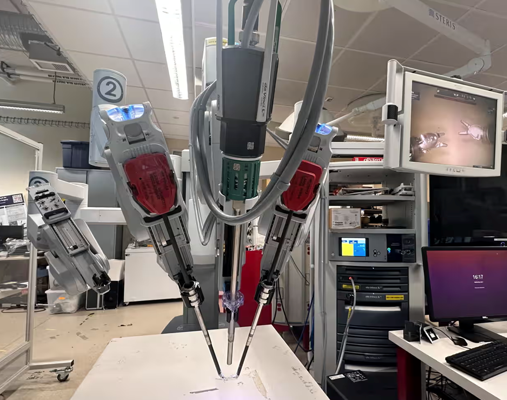 Robot phẫu thuật cắt túi mật chính xác 100% mà không cần con người trợ giúp, mở ra tương lai tươi sáng cho y học - ảnh 2