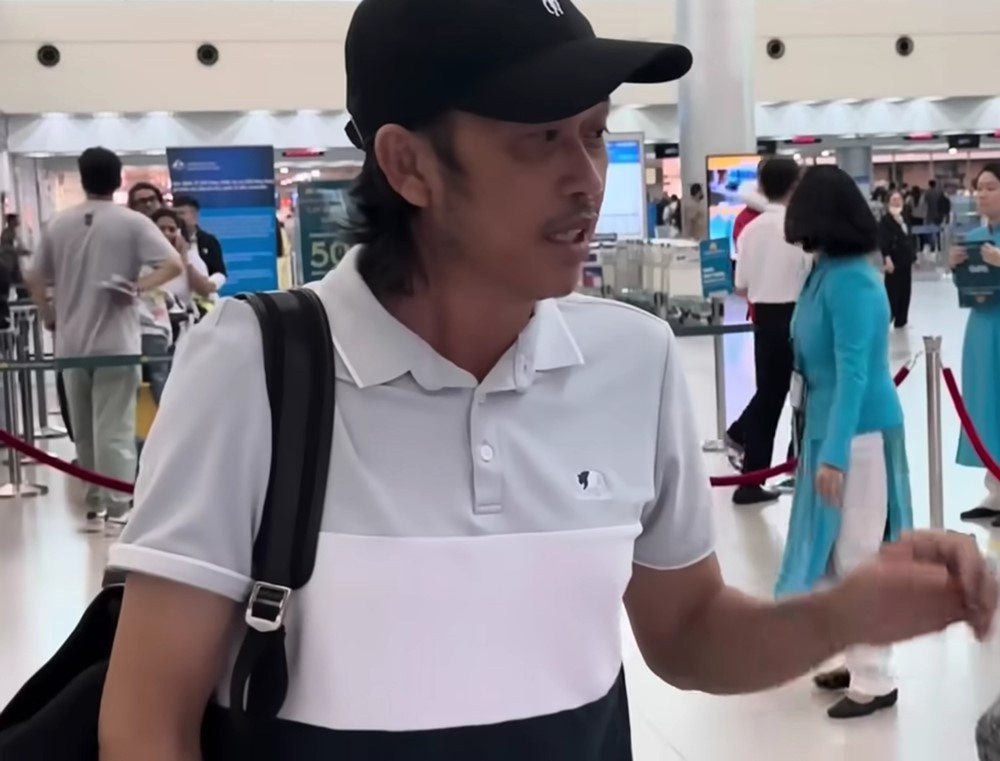 Lộ hình ảnh NSƯT Hoài Linh tiều tụy tại sân bay - ảnh 1