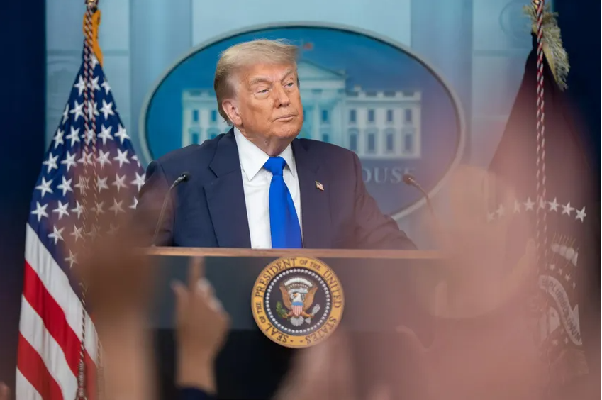 Lo nền kinh tế lớn nhất Đông Nam Á hủy bỏ ‘siêu hợp đồng’ 34 tỷ USD, ông Trump vội giảm thuế 13%? - ảnh 1
