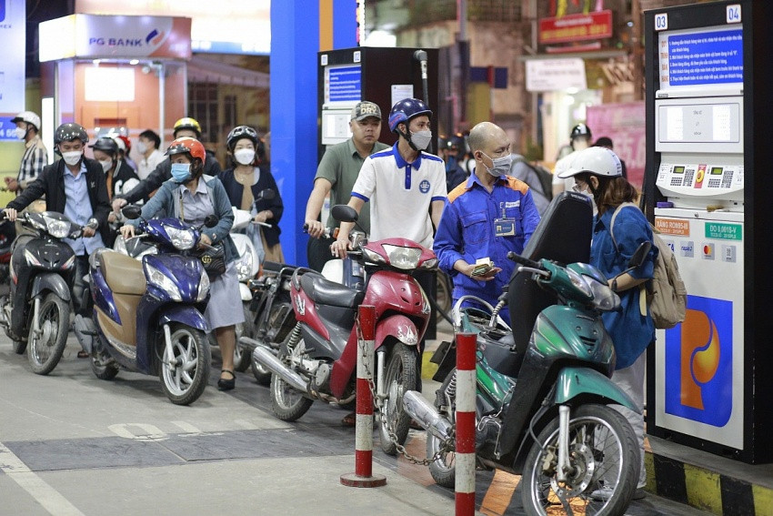 Bộ Công Thương chốt lộ trình cho hơn 17.000 cửa hàng xăng dầu, Petrolimex tiên phong thí điểm từ ngày 1/8