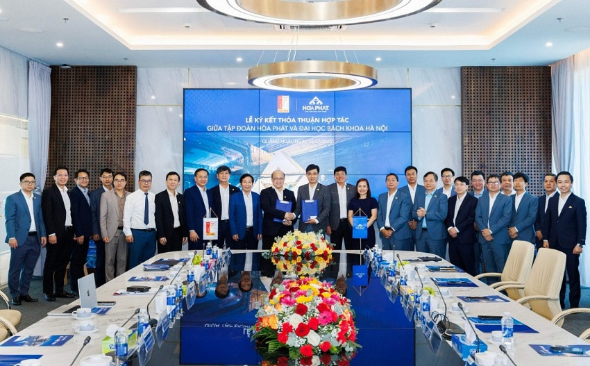 Hòa Phát (HPG) bắt tay đơn vị đào tạo kỹ sư hàng đầu Việt Nam, dốc sức hoàn thiện siêu công nghệ thép ray