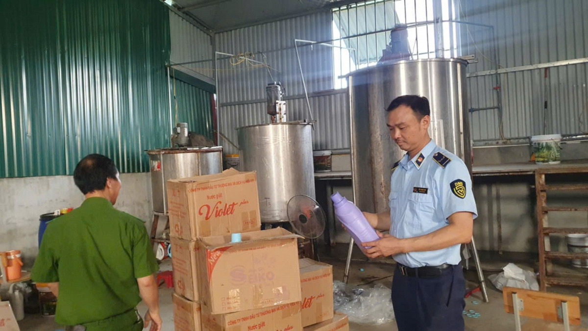 Phát hiện hàng loạt sản phẩm D-nee, Hygiene, Tauau bị làm giả, buộc tiêu hủy toàn bộ