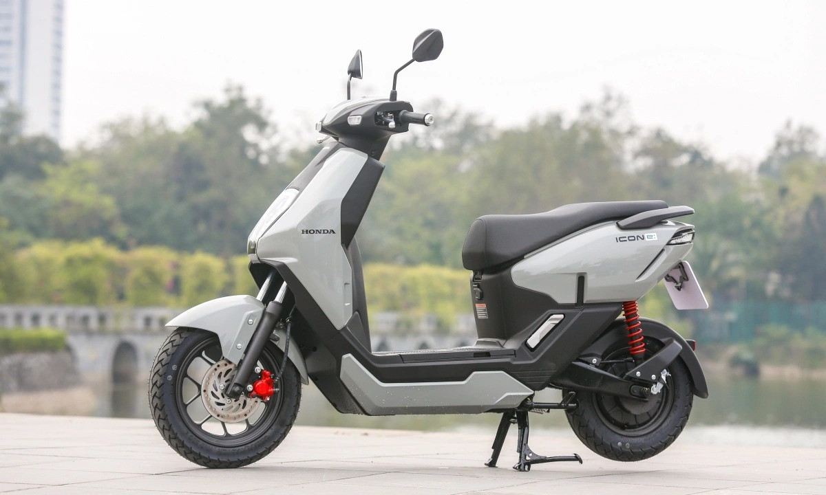 So kè hai mẫu xe máy điện không cần bằng lái, giá dưới 30 triệu cho học sinh - sinh viên
