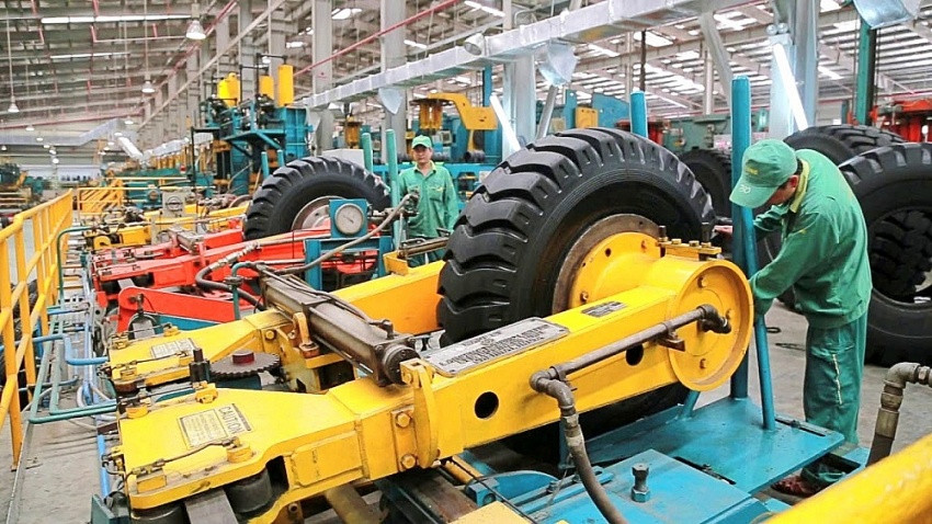 Doanh nghiệp muốn sản xuất lốp xe chuyên dụng cho VinFast báo lãi sụt giảm 60%