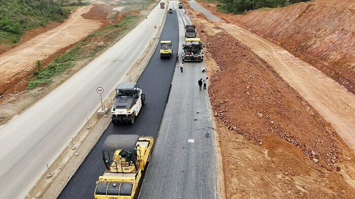 Cao tốc 2.100 tỷ dự kiến ‘về đích’ sau 1 tháng nữa: Người dân ngăn cản thi công- Ảnh 2. Cao tốc 2.100 tỷ dự kiến ‘về đích’ sau 1 tháng nữa: Người dân ngăn cản thi công- Ảnh 2.