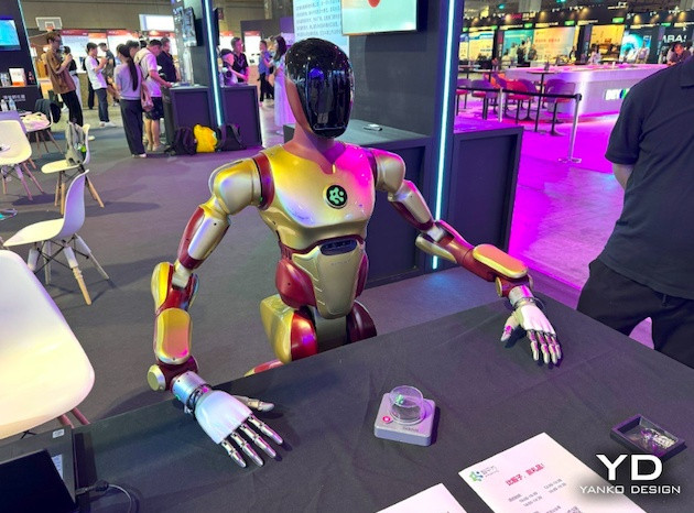 Trung Quốc thúc đẩy tham vọng: Mỗi gia đình một 'quản gia' robot