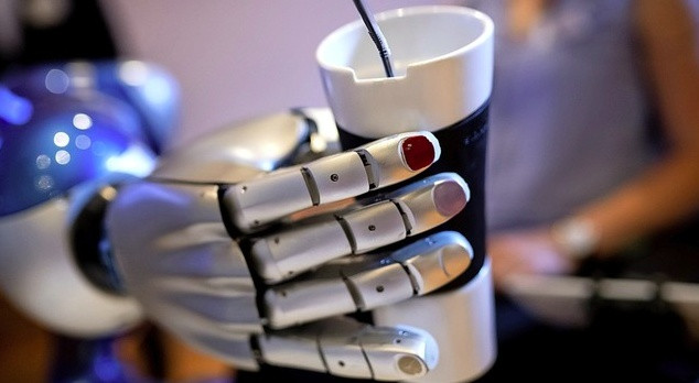 Trung Quốc thúc đẩy tham vọng: Mỗi gia đình một 'quản gia' robot