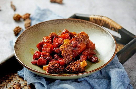 Việt Nam có một loại nấm ăn một lần nhớ cả đời, giá đắt hơn cả thịt bò Wagyu