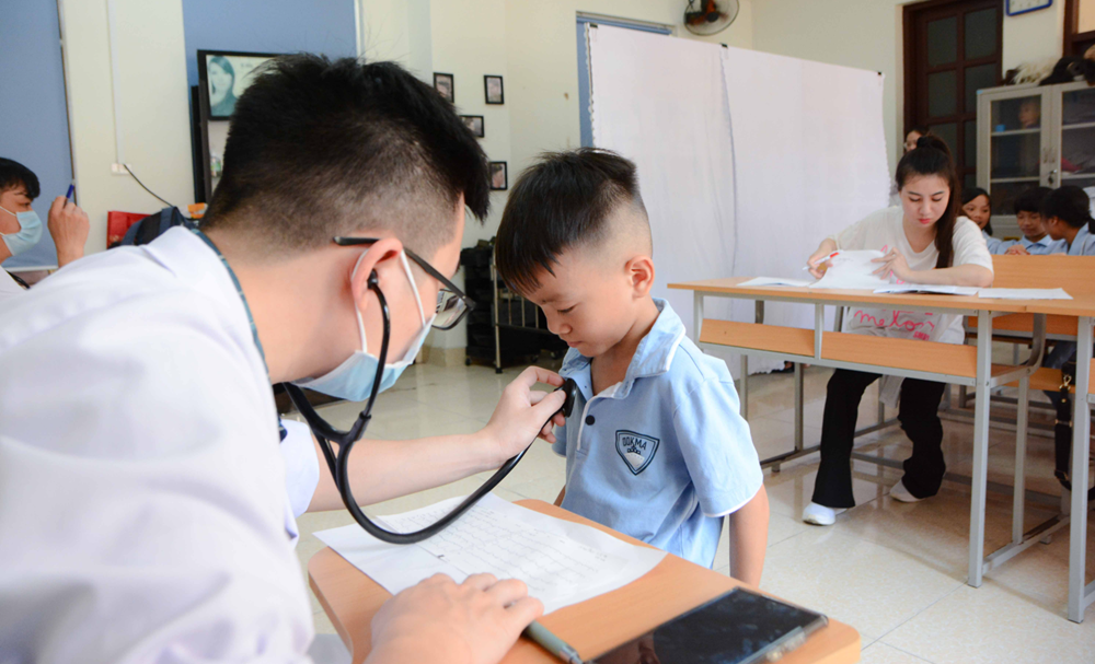 Tin quan trọng: Trước 31/12/2025, nhóm cán bộ y tế này phải có chứng chỉ đào tạo mới được tiếp tục hành nghề - ảnh 1