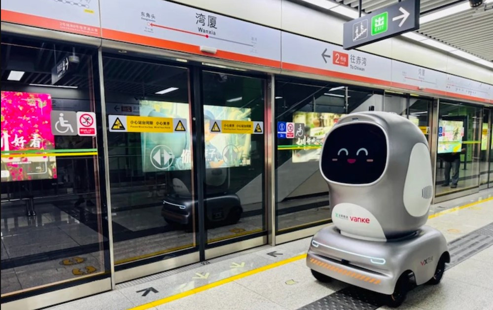 Robot Trung Quốc ‘tự đi tàu điện’ để giao hàng, shipper sẽ biến mất? - ảnh 1