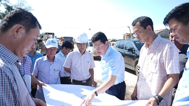 Cầu vượt cửa biển nghìn tỷ dài nhất miền Trung bất ngờ nhận chỉ đạo ‘nóng’ trước thềm thông xe- Ảnh 1.