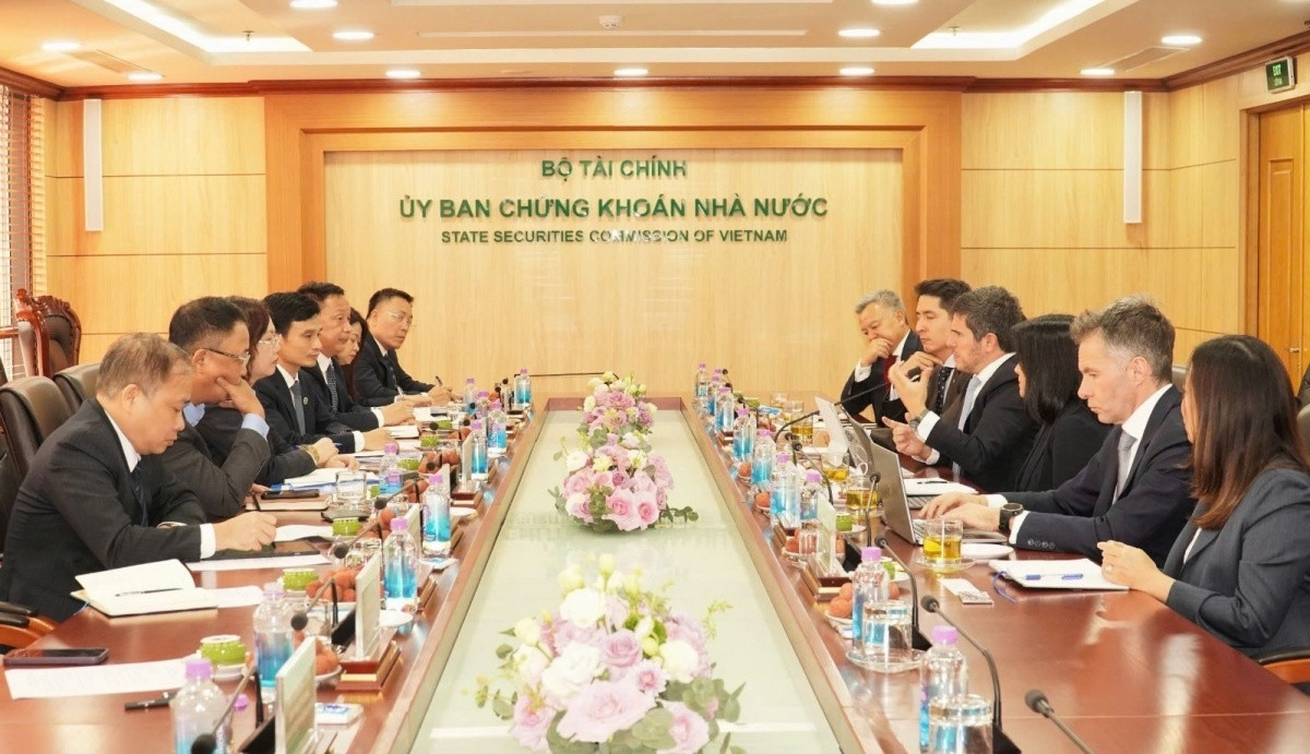 UBCKNN họp bàn với FTSE Russell về nâng hạng thị trường chứng khoán Việt Nam