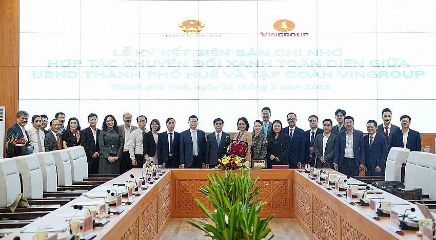 Huế 'kích hoạt' kế hoạch xe điện toàn thành phố, Vingroup (VIC) đón đầu triển khai hạ tầng và dịch vụ
