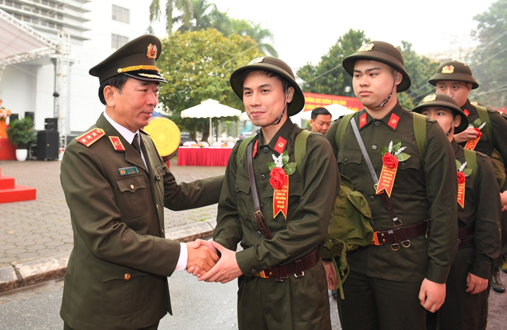 Bộ Công an đề xuất chế độ đặc biệt đối với sĩ quan, chiến sĩ nghĩa vụ - ảnh 2