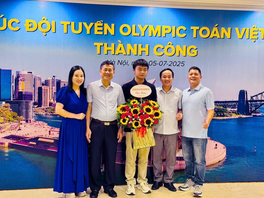 ‘Thần đồng’ Toán học Việt Nam vừa giành điểm suýt tuyệt đối 38/40 tại Olympic Toán Quốc tế: Chủ nhân loạt HCV thế giới, học trường chuyên đình đám - ảnh 1
