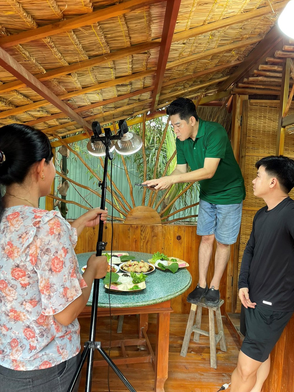 Diễn viên từng là 'nam thần màn ảnh' số 1 Việt Nam nay bỏ phố về Long An xây kênh Tiktok, tuổi 57 vẫn cống hiến, vừa bị đột quỵ - ảnh 5