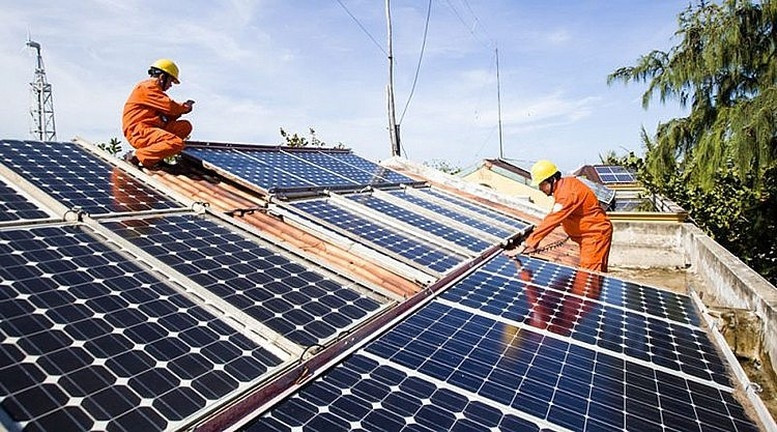 Bộ Công Thương đề xuất hỗ trợ 2,5 triệu đồng mỗi hộ gia đình khi lắp đặt điện mặt trời mái nhà