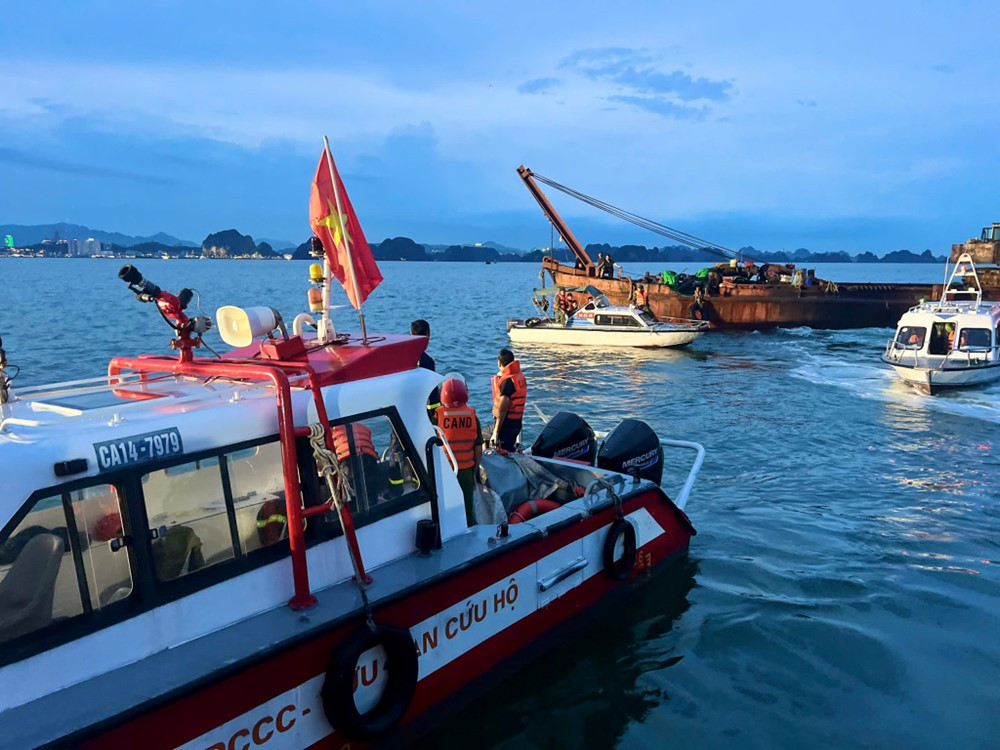 PGS.TS.BS Nguyễn Lân Hiếu nói về vụ tai nạn lật tàu ở Quảng Ninh: Phải thay đổi nhằm phòng tránh và làm giảm tỷ lệ thương vong những vụ việc do thiên tai - ảnh 1