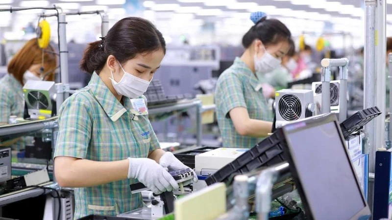 Xuất khẩu tăng mạnh, nhóm hàng công nghệ cao gây bất ngờ