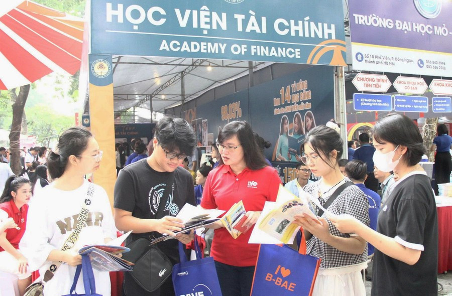 Giám đốc Học viện Tài chính dự đoán điểm chuẩn nhóm ngành tài chính, kế toán, ngân hàng - ảnh 2