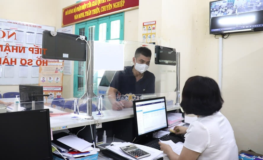 Theo quy định mới, công chức, viên chức sẽ bị miễn nhiệm nếu làm điều này - ảnh 2