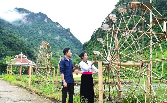 Xã nhỏ 14.000 dân ẩn mình giữa lòng hồ thủy điện lớn nhất Đông Nam Á - ảnh 2