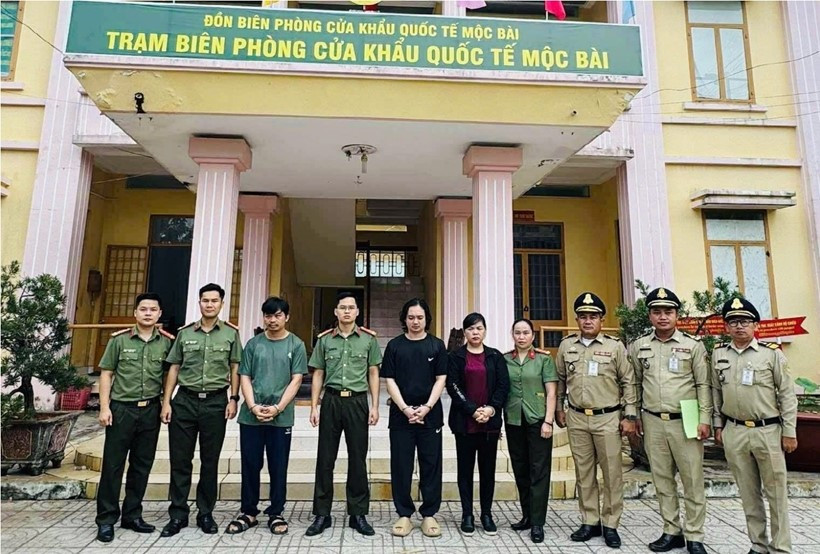 Bắt đối tượng truy nã đặc biệt Lê Sỹ Đồng sinh năm 1984 tại Cửa khẩu Mộc Bài - ảnh 2