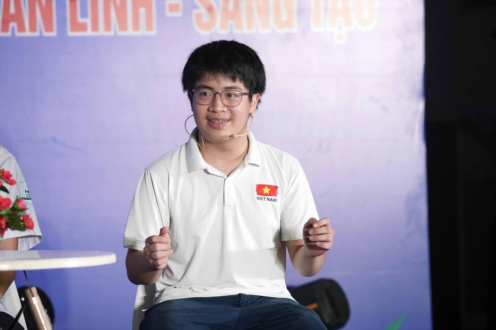 10 'thần đồng' Toán học Việt Nam từng chinh phục điểm tuyệt đối tại Olympic Toán quốc tế, có 1 huyền thoại 'thắng' giải đặc biệt duy nhất - ảnh 10