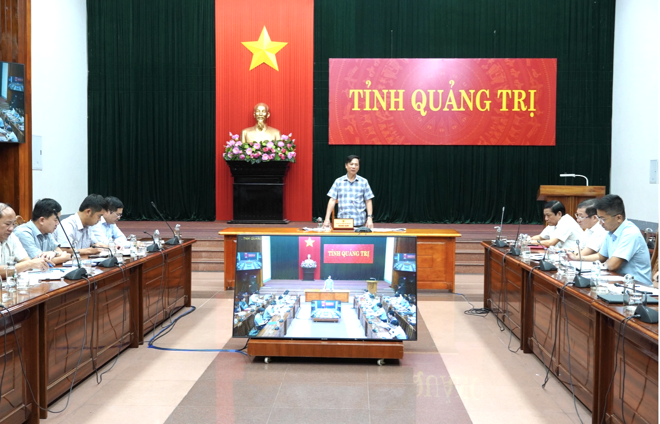 Phó Chủ tịch Thường trực UBND tỉnh Quảng Trị Hoàng Nam phát biểu chỉ đạo tại buổi làm việc với các sở, ngành, đơn vị, địa phương liên quan về công tác giải phóng mặt bằng Dự án đường sắt tốc độ cao trên trục Bắc - Nam, đoạn qua Quảng Trị. duong-sat-cao-toc-bac-nam-quang-tri-1.png