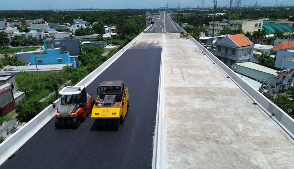 Sắp khánh thành cây cầu dây văng có tĩnh không cao nhất Việt Nam, tổng vốn đầu tư 2.800 tỷ, thi công trong 10 năm - ảnh 2