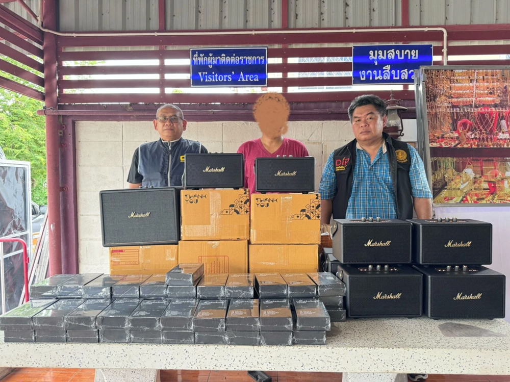 Triệt phá loạt kho hàng giả online, thu giữ hơn 700.000 sản phẩm vitamin, mỹ phẩm giả chứa chất độc hại nhái nhiều thương hiệu nổi tiếng - ảnh 7
