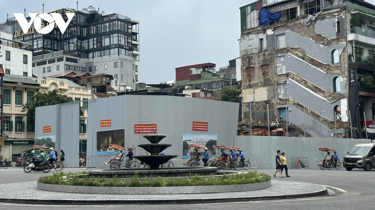Chỉ hơn một tháng, tòa Hàm cá mập cơ bản đã phá dỡ xong- Ảnh 4.