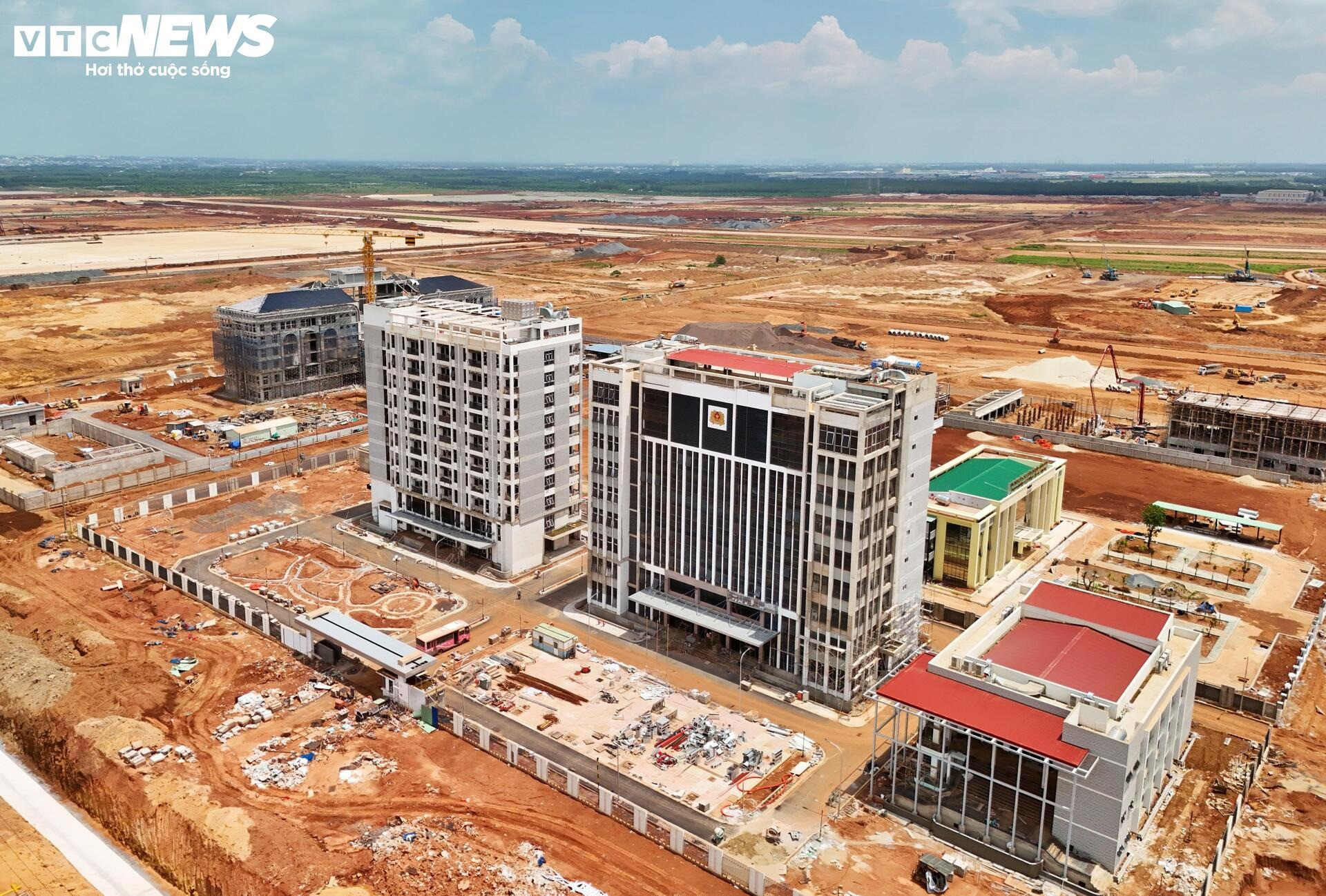Công trình được ví như 'buồng máy trung tâm' của siêu sân bay lớn nhất Việt Nam đang chạy đua nước rút- Ảnh 1. Công trình được ví như 'buồng máy trung tâm' của siêu sân bay lớn nhất Việt Nam đang chạy đua nước rút- Ảnh 1.