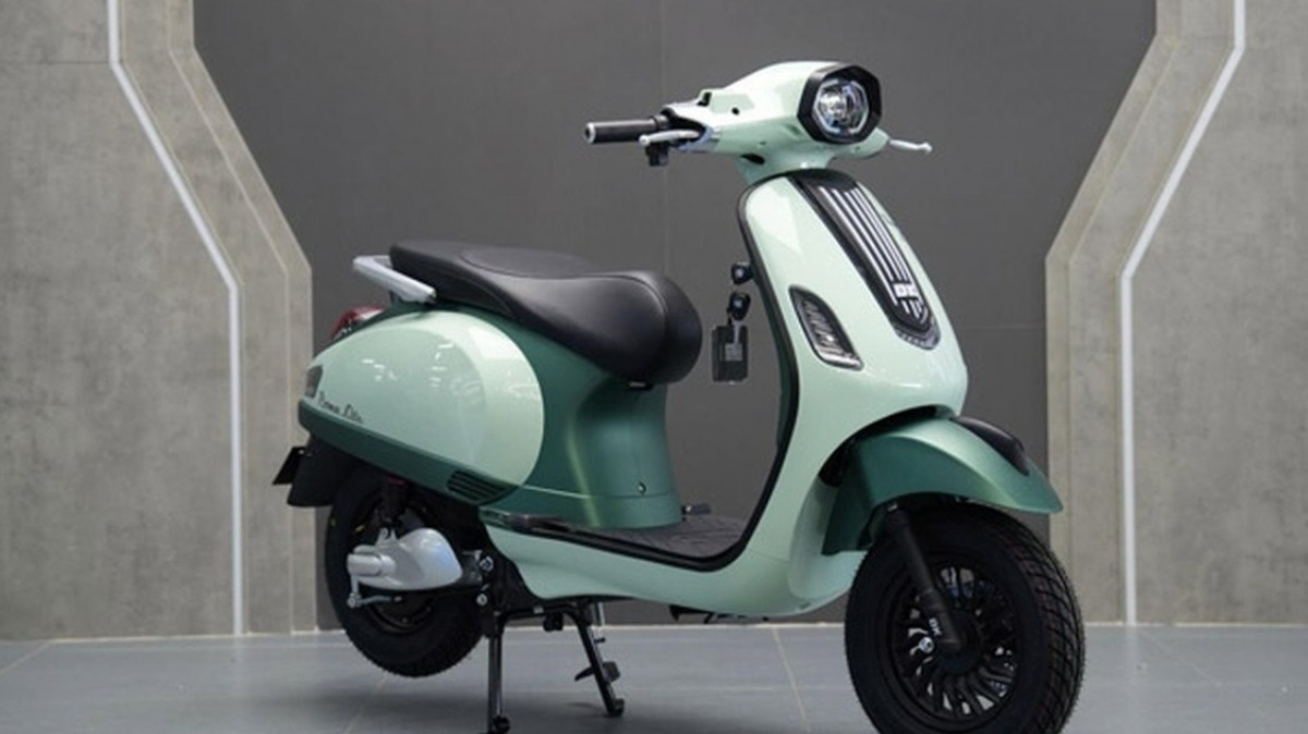 4 mẫu xe máy điện giá chỉ ngang Honda Wave, thích hợp cho khách hàng phổ thông: Đi chất, chạy xa tới 262km, chi phí sạc rất rẻ