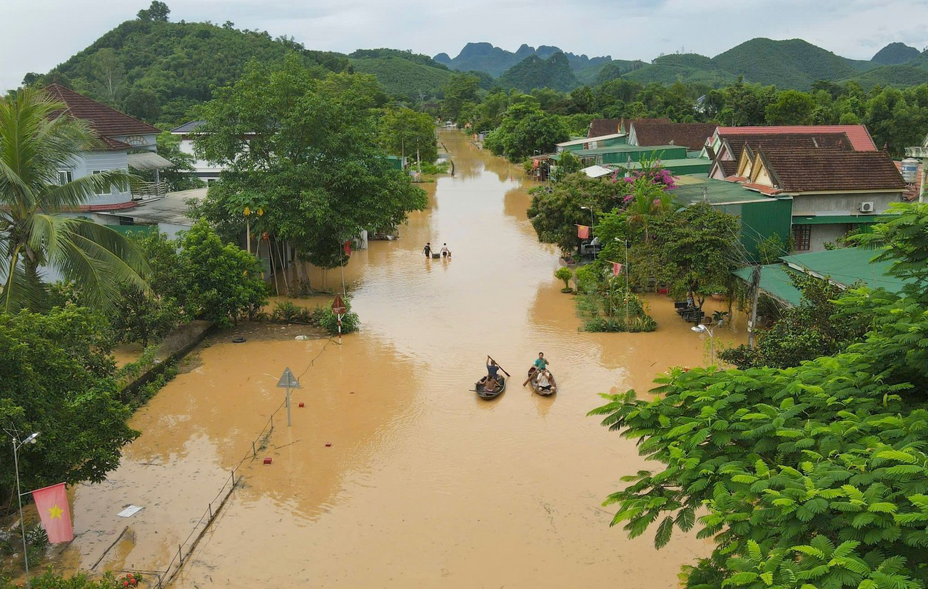 Miền Trung có khả năng hứng chịu mưa lớn bất thường trong thời gian từ tháng 10-12/2025. mua-lu-mien-trung.jpg