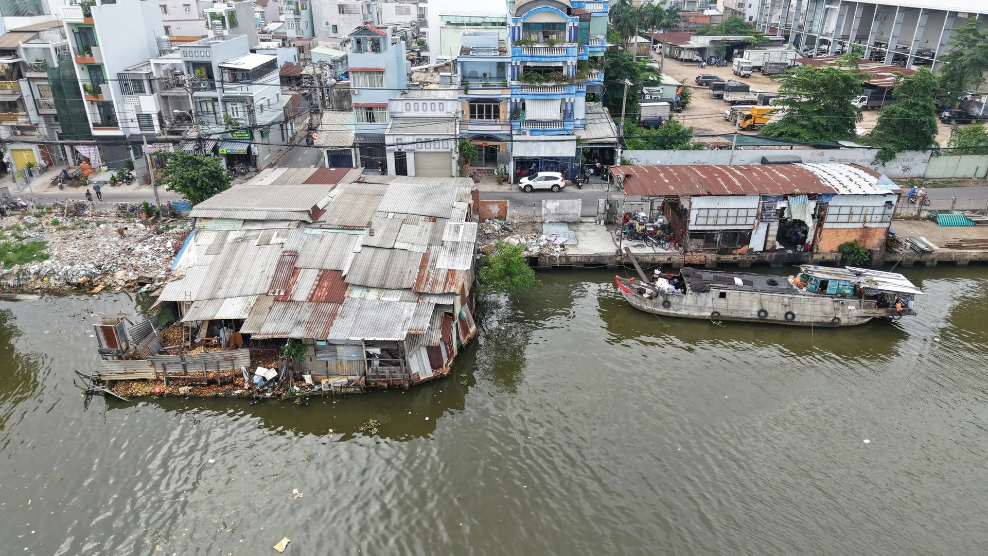 Hàng trăm người dân tại TP. HCM đồng loạt tháo dỡ nhà, nhường chỗ cho dự án 7.300 tỷ- Ảnh 2.