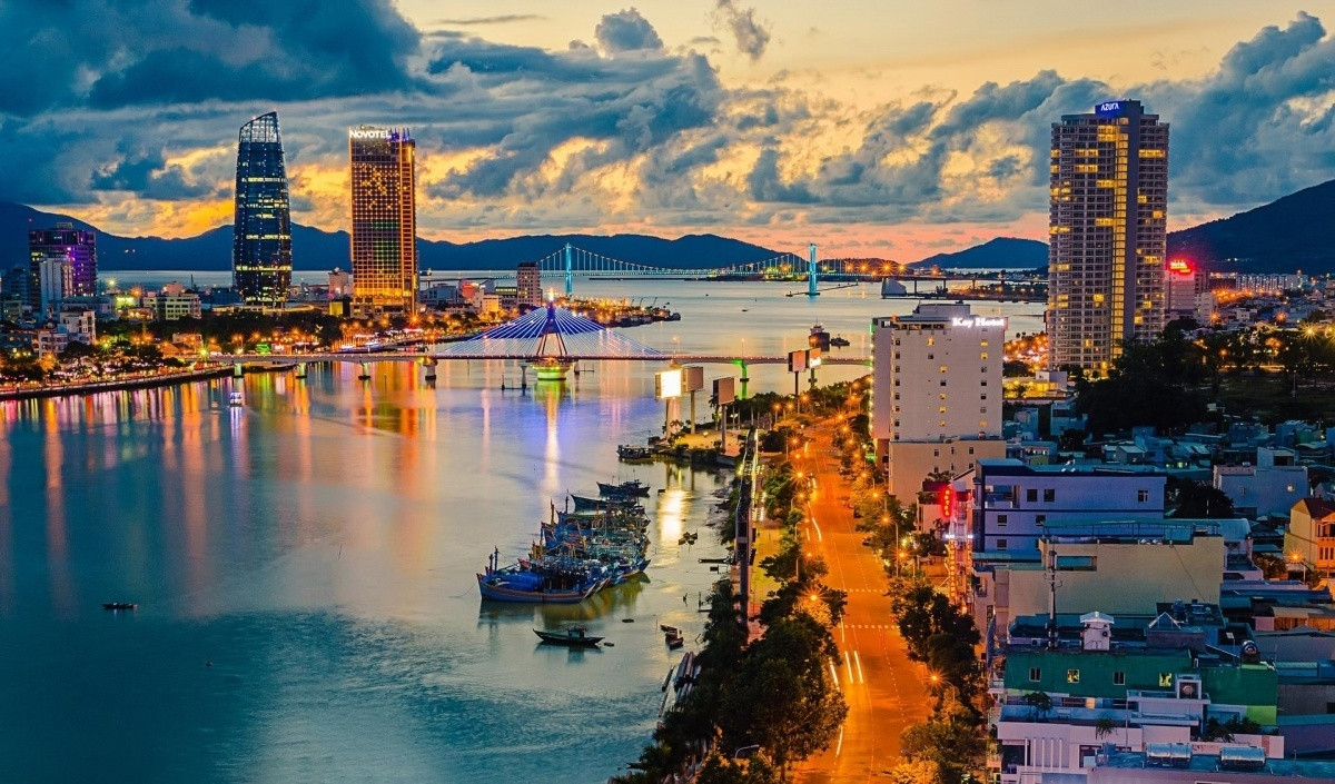 GRDP nửa đầu 2025 của 6 thành phố trực thuộc Trung ương: Hải Phòng tăng mạnh nhất, TP.HCM vẫn ‘vua quy mô’