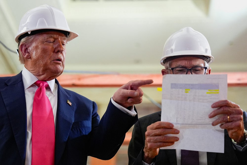 Đoạn đấu khẩu giữa ông Trump và Chủ tịch Fed khiến dư luận dậy sóng