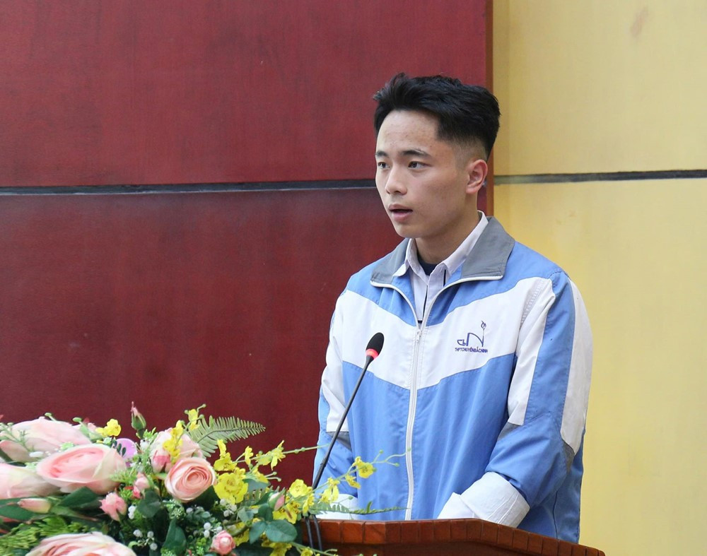 Trường chuyên trăm tỷ ở Việt Nam 3 năm liền có học sinh giành HCV Olympic Hóa học quốc tế, thủ khoa khối A năm 2025 đạt điểm tuyệt đối - ảnh 2