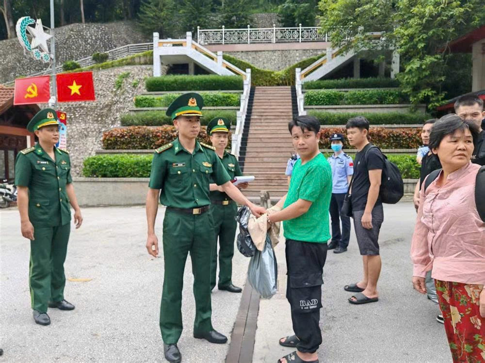 Bộ Công an tiếp nhận đối tượng truy nã Lê Đức Anh từ Trung Quốc - ảnh 1