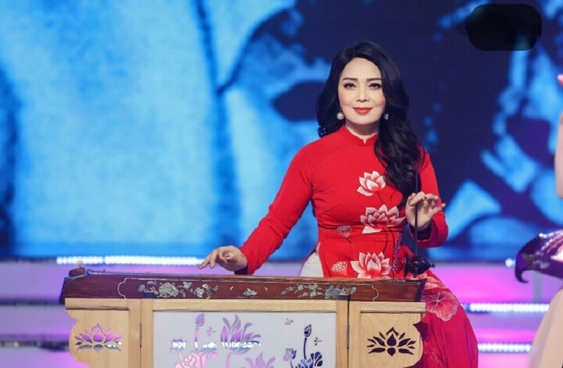 Nữ ca sĩ nổi tiếng nhờ ca khúc 'Thời hoa đỏ', ngày trẻ đi diễn khắp mặt trận biên giới phía Bắc, đại diện Việt Nam thi hát ở Triều Tiên, U70 sống hạnh phúc bên chồng NSƯT - ảnh 1