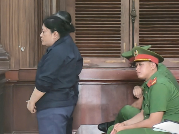 Võ Thị Phượng bị xét xử do chiêu bán nhà nhân bản