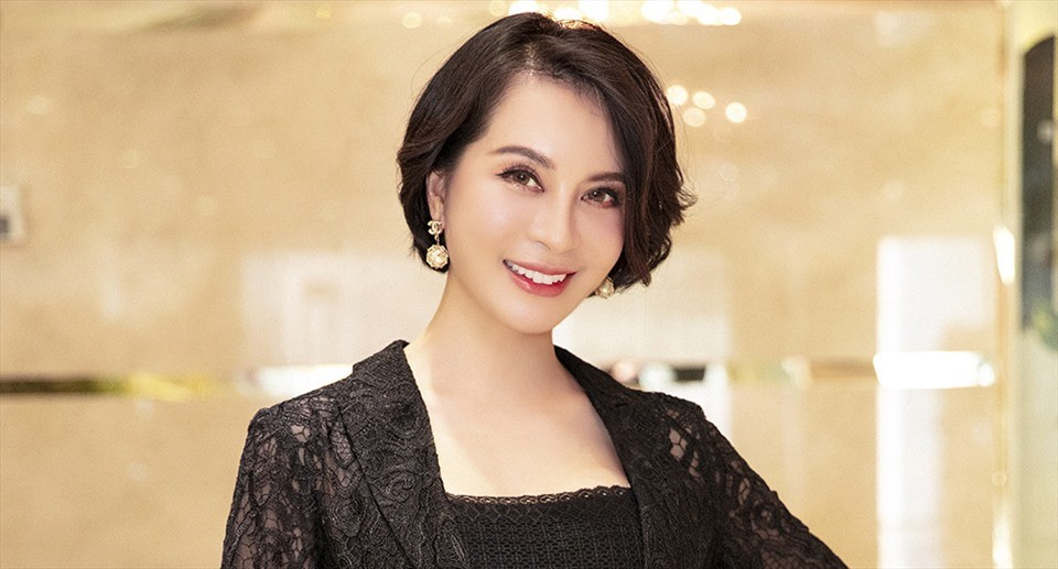 'Nữ hoàng ảnh lịch' nổi tiếng Việt Nam một thời: 16 tuổi đạt giải Vàng danh giá, ngoài 50 trở thành bà chủ lớn, sống trong biệt thự rộng 800m2 - ảnh 1